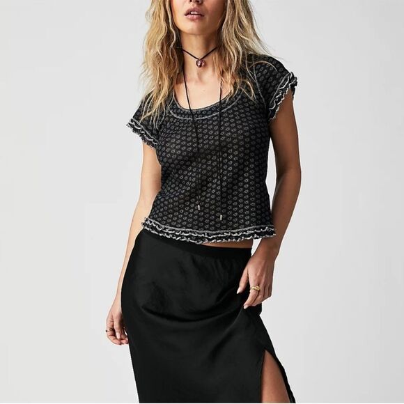 Free People Tops - NWT Free People Garner Tee Top Black Short Sleeves Cotton M Scoop Neck Floral